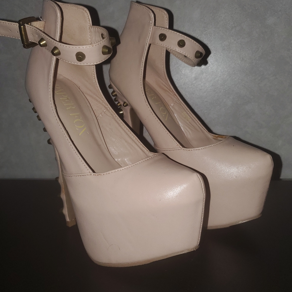 Paper Fox platforms nude